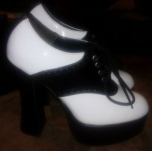 Demonia 5" Platform High-Heels, Size 6